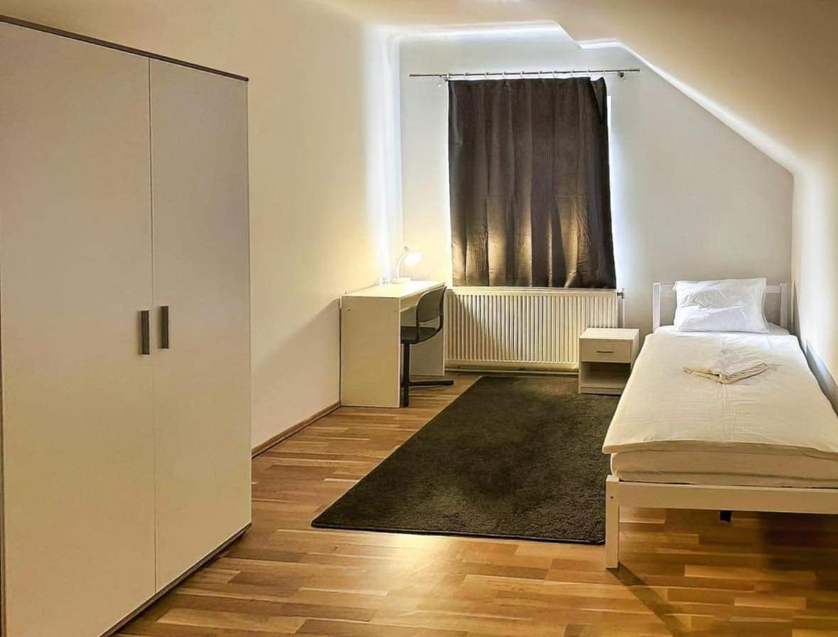 Adelin Einzelzimmer Albergue